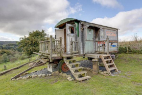 Glamping Wagon - 1 x Double Bed 2 x Single Bed